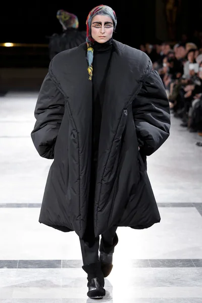 Look 4